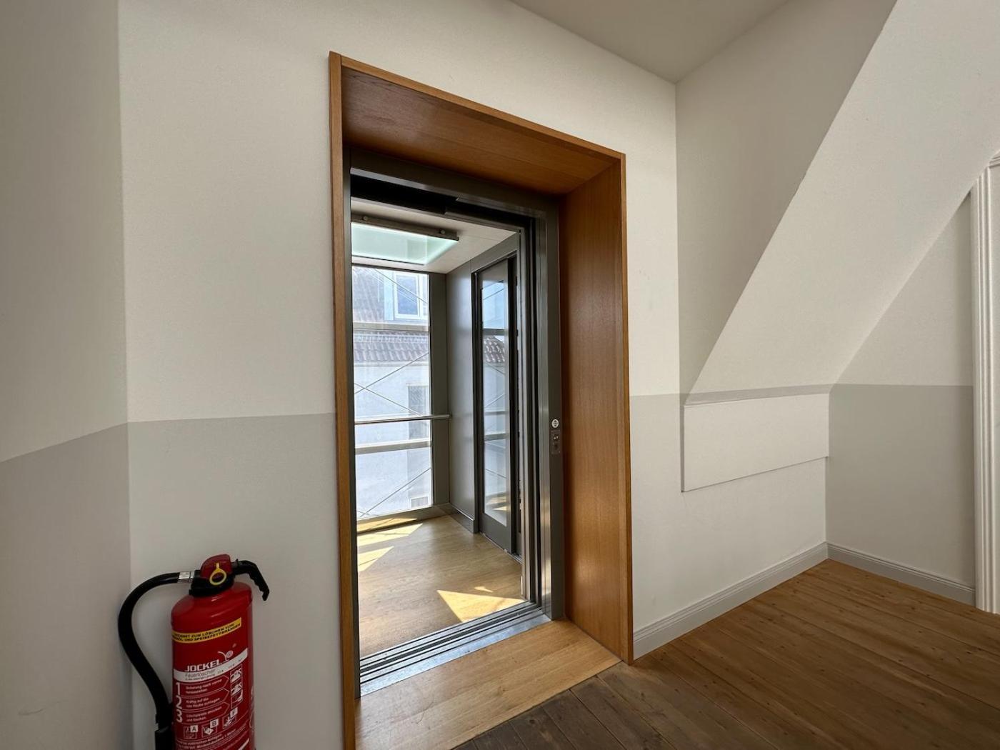 Truly - Viel Platz Fuer Business & Familie - Modern, Garage, Fahrstuhl Apartment Augsburg Exterior photo